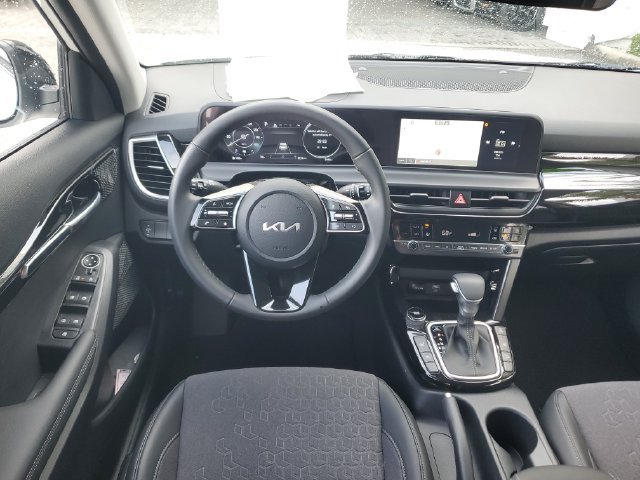 Certified 2024 Kia Seltos X-Line AWD/4WD image 13