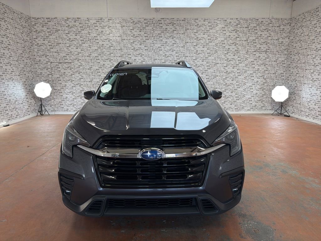 Used 2023 Subaru Ascent Limited AWD/4WD image 2