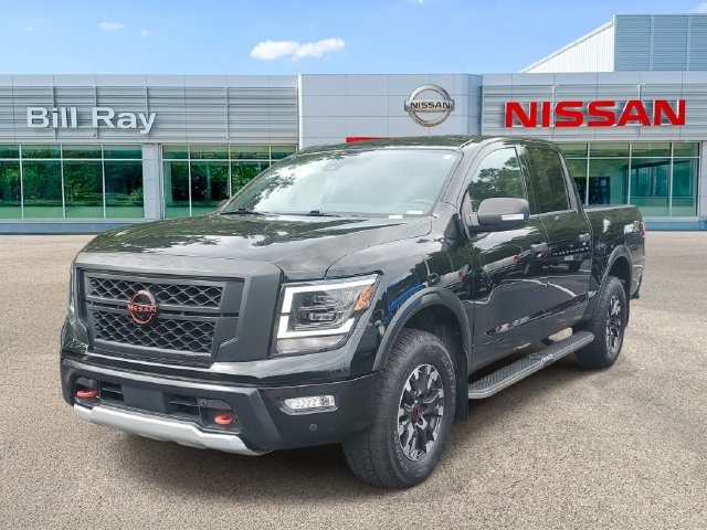 Used 2023 Nissan Titan PRO-4X w/ Pro-4x Convenience Package AWD/4WD image 2