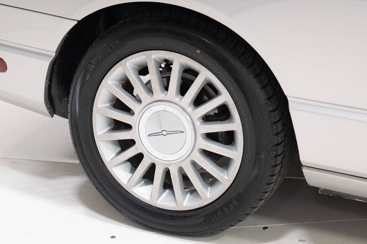 Used 2005 Ford Thunderbird RWD image 37