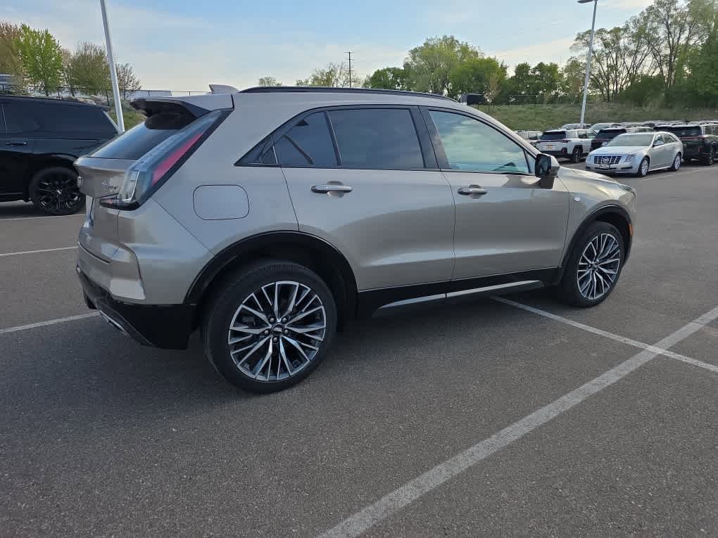 Used 2024 Cadillac XT4 Sport AWD/4WD image 3