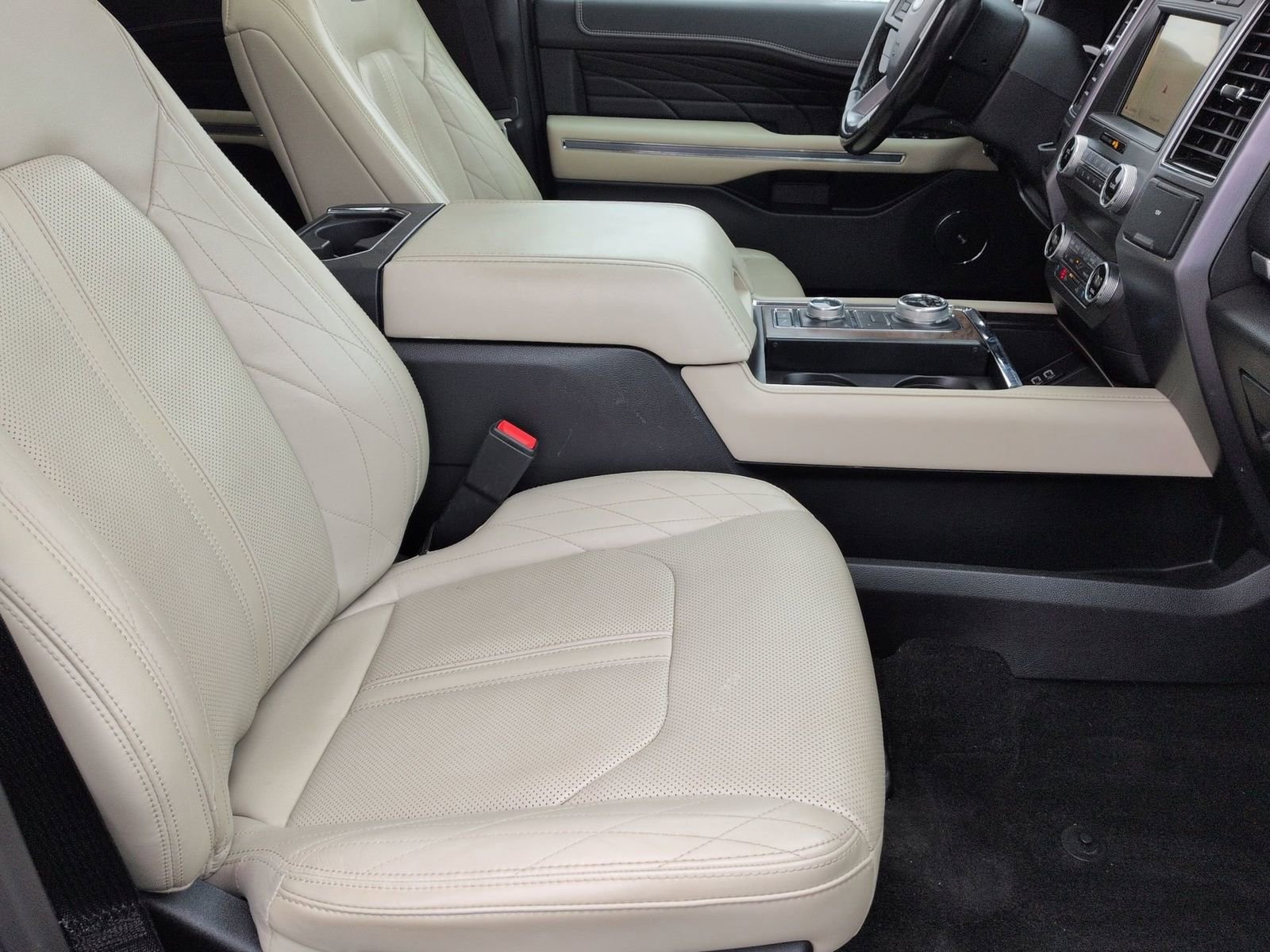 Used 2019 Ford Expedition Platinum image 27
