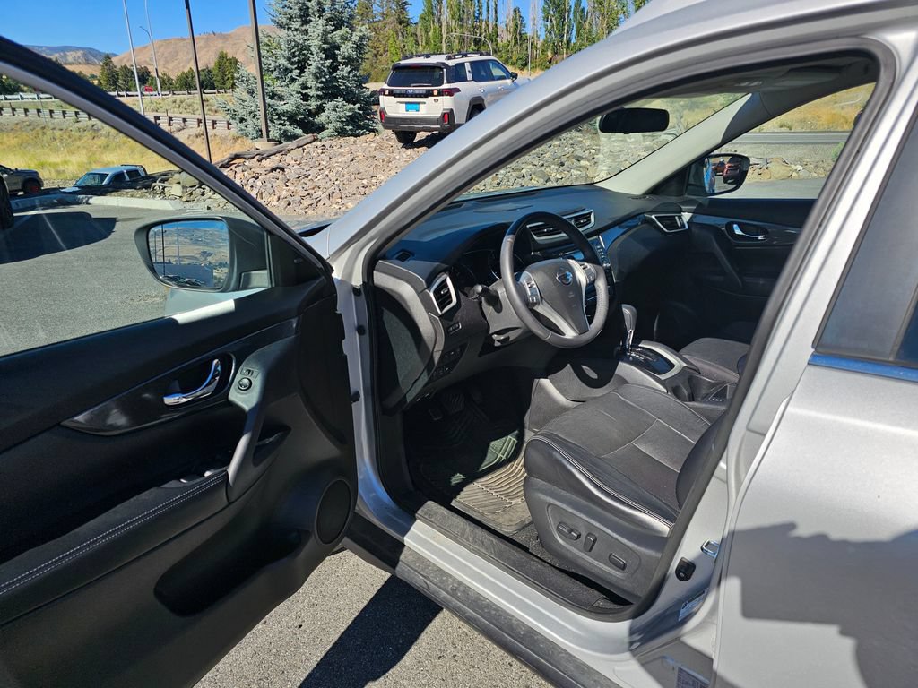 Used 2014 Nissan Rogue SL w/ SL Premium Package AWD/4WD image 20