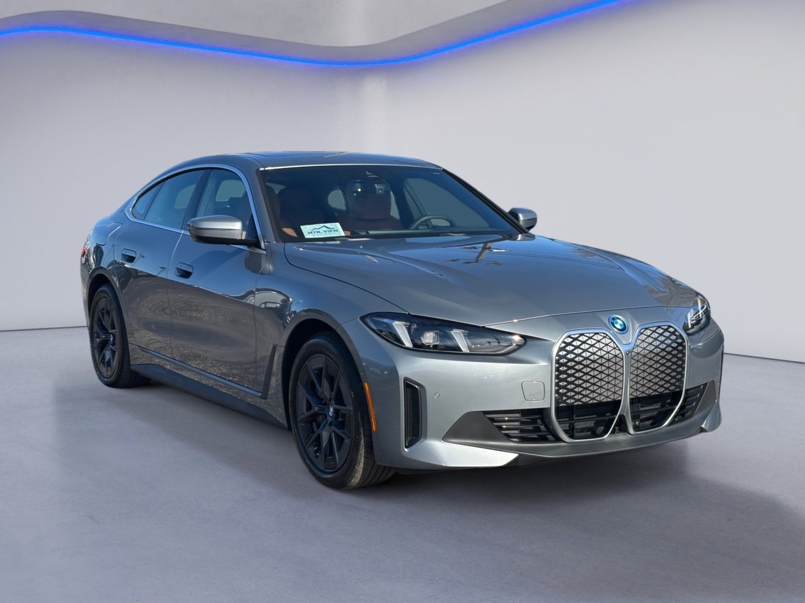 Used 2025 BMW i4 eDrive40 w/ Premium Package image 9