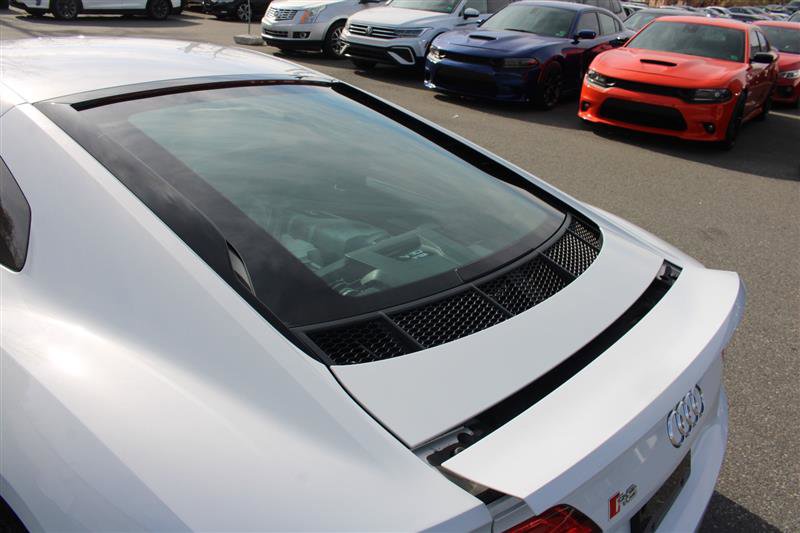 Used 2018 Audi R8 V10 w/ Carbon Exterior Package image 26
