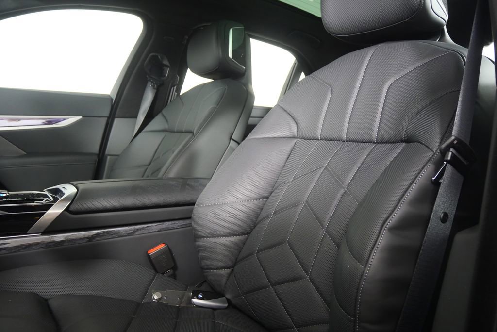 Used 2026 BMW i7 eDrive50 image 11