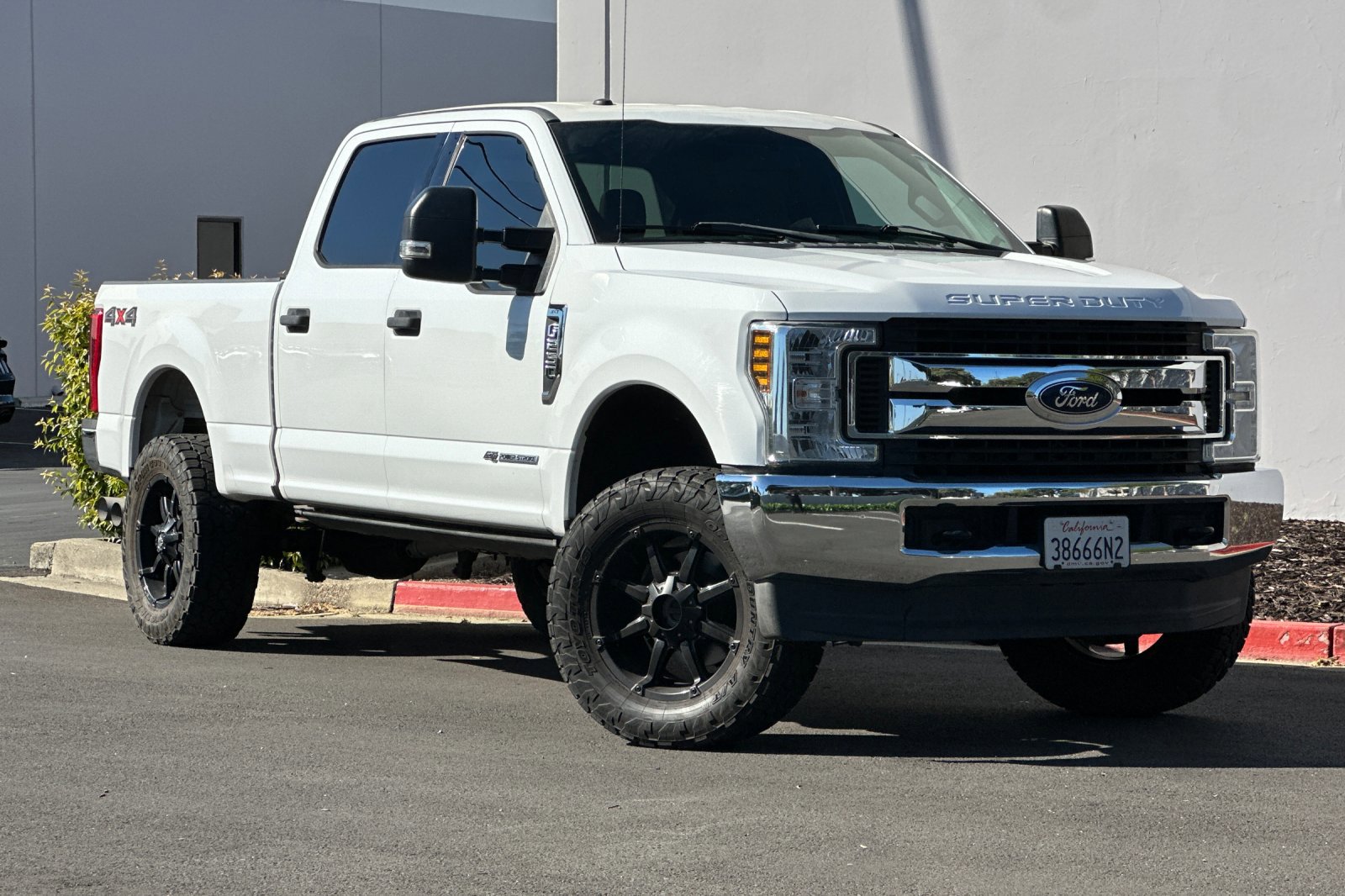 Used 2018 Ford F250 XLT image 2