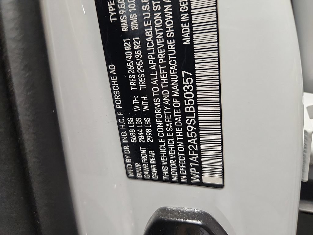 Certified 2025 Porsche Macan GTS AWD/4WD image 28