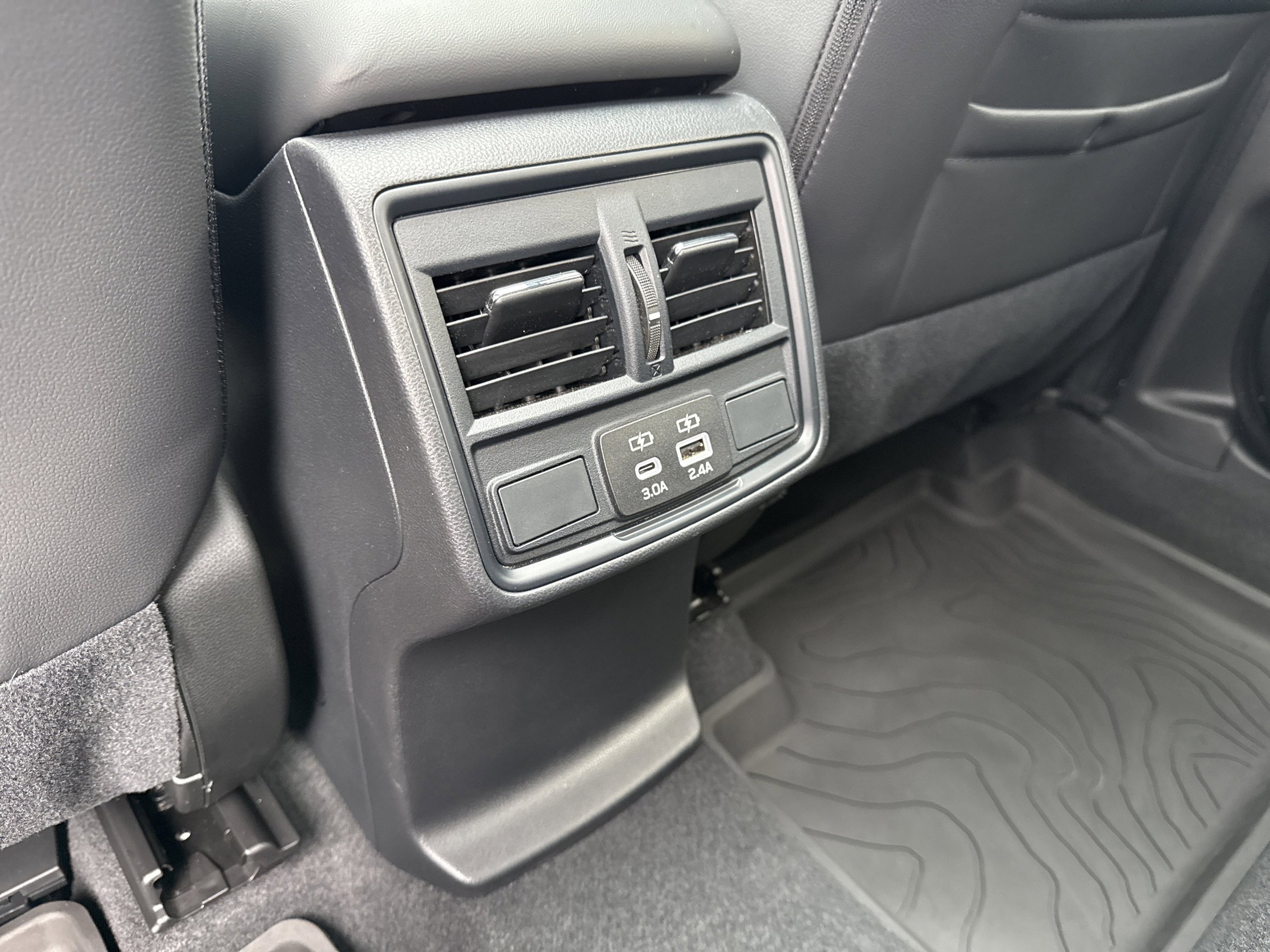 Used 2025 Subaru Forester Premium AWD/4WD image 16