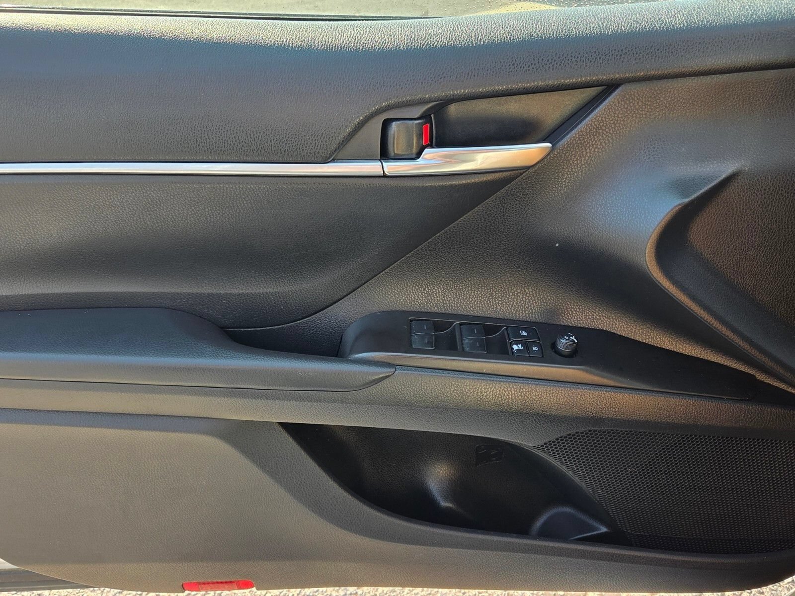 Used 2022 Toyota Camry SE w/ Convenience Package FWD image 28