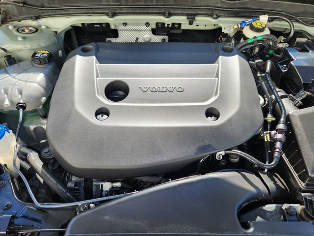 Certified 2023 Volvo XC40 B5 Plus w/ Driver Assist Package AWD/4WD image 21