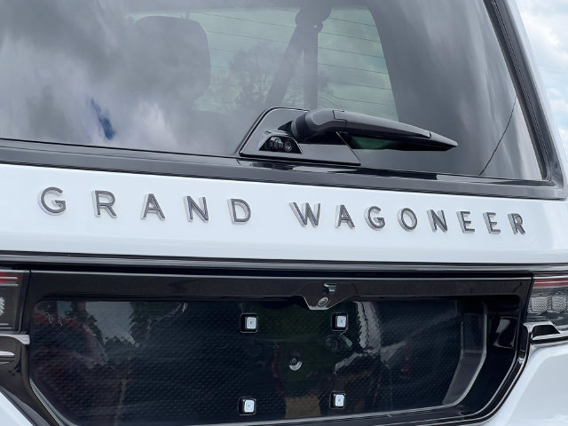 Used 2025 Jeep Grand Wagoneer L Series III w/ Quick Order Packagew 28T AWD/4WD image 52