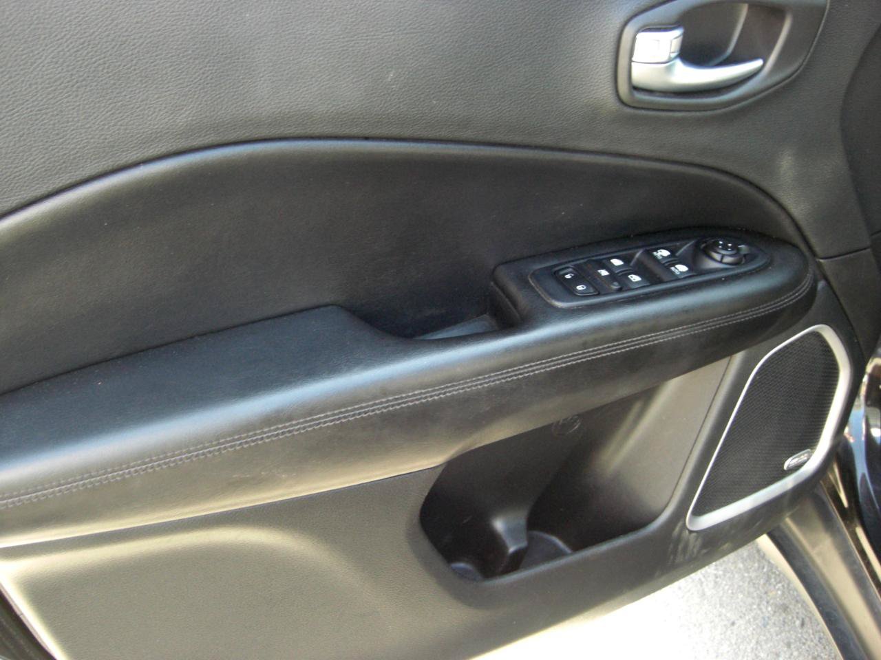 Used 2021 Jeep Compass Latitude w/ Sun and Sound Group AWD/4WD image 20