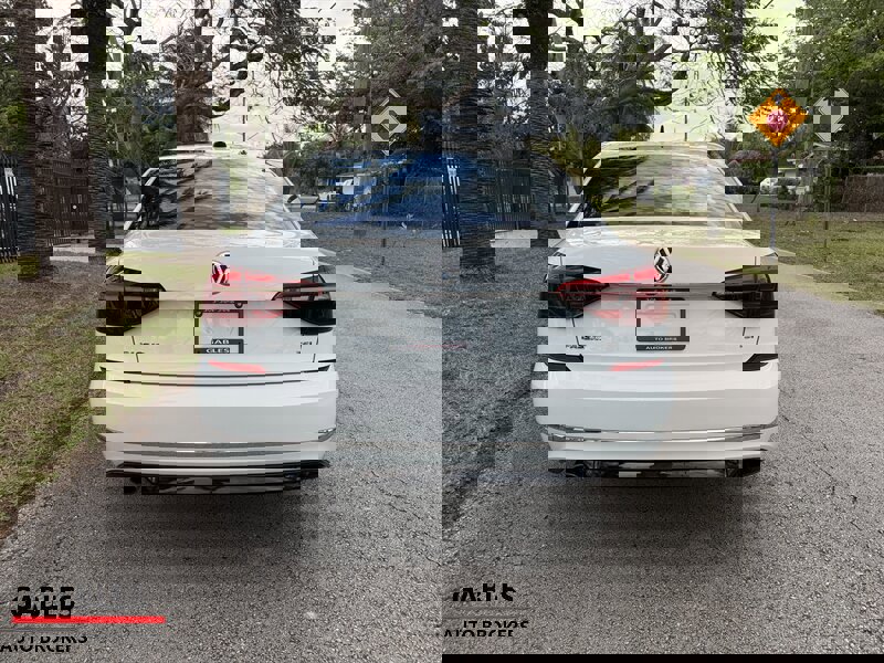 Used 2017 Volkswagen Passat 1.8T R-Line image 7