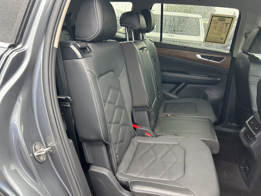 Used 2024 Volkswagen Atlas SE image 25