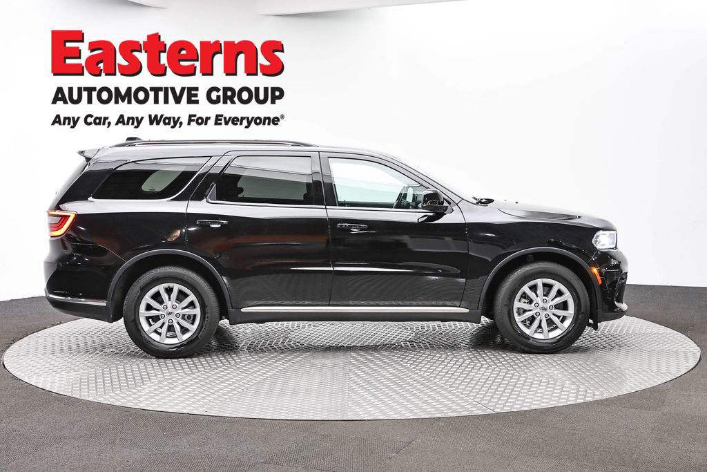 Used 2023 Dodge Durango SXT image 4