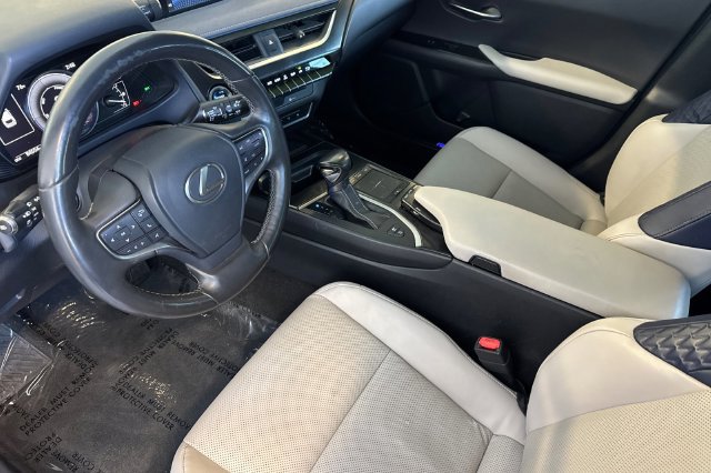 Used 2019 Lexus UX 250h w/ Premium Package AWD/4WD image 11
