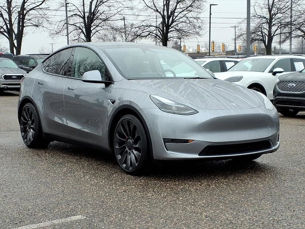 Used 2024 Tesla Model Y Performance image 3