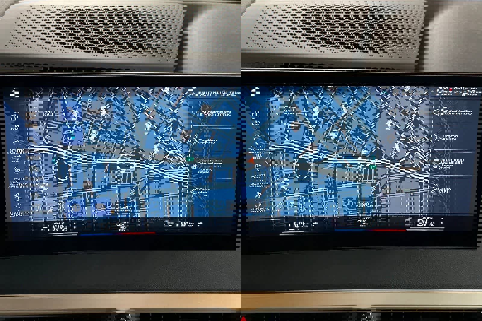 Used 2023 BMW iX xDrive50 w/ Sport Package image 19