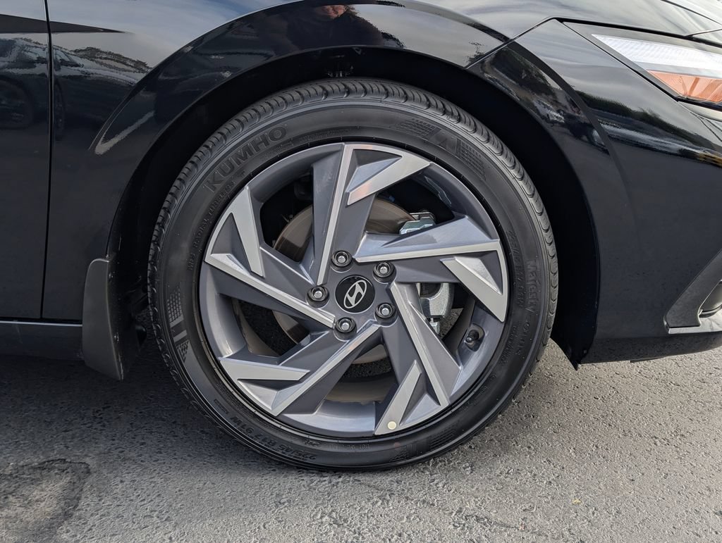 Certified 2025 Hyundai Elantra Sport FWD image 8