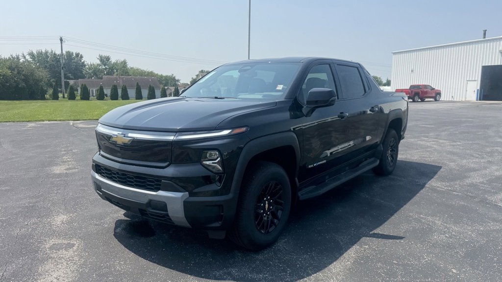 New 2025 Chevrolet Silverado EV LT image 3
