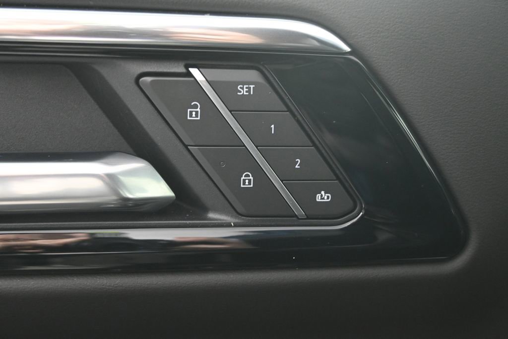 Used 2025 Chevrolet Tahoe LT w/ Comfort Package image 21
