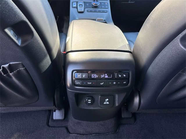 Used 2023 Hyundai Palisade SEL w/ Premium Package image 12