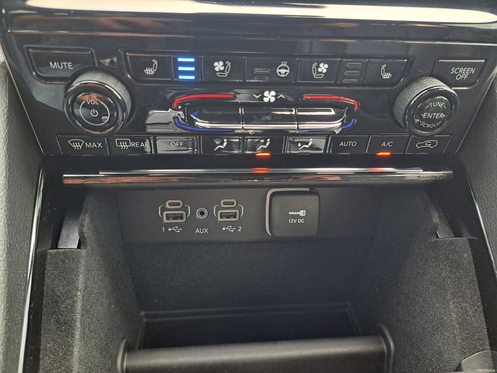Used 2023 Jeep Grand Cherokee Overland AWD/4WD image 20