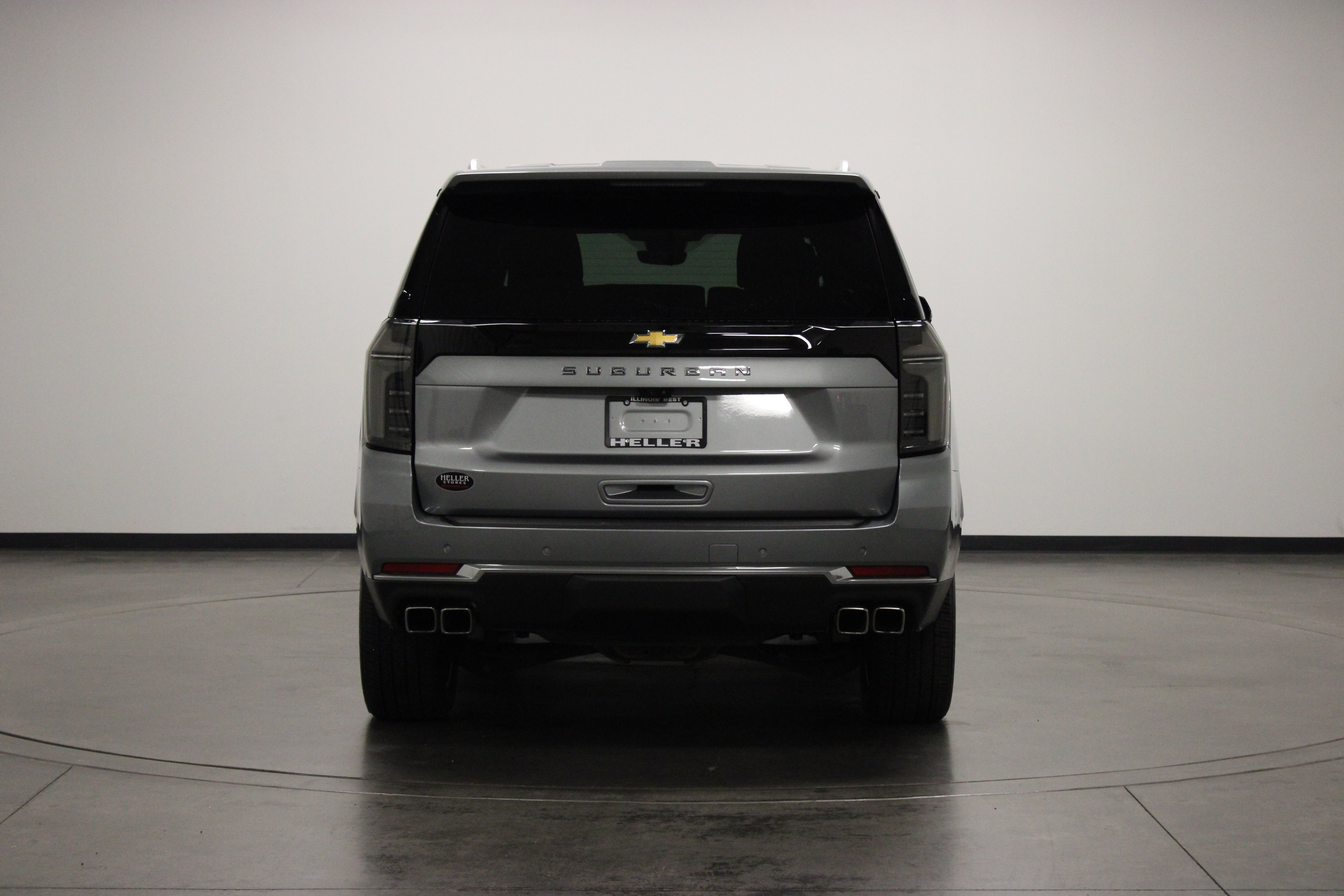 Used 2025 Chevrolet Suburban High Country AWD/4WD image 7
