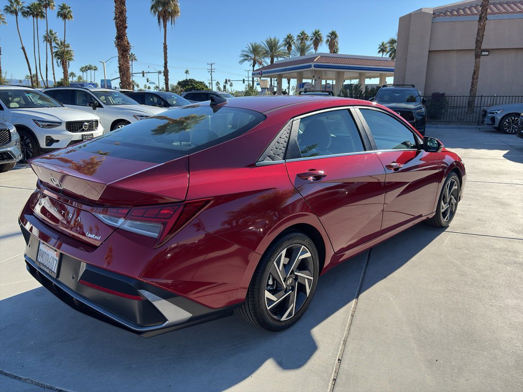 Used 2024 Hyundai Elantra Limited image 6