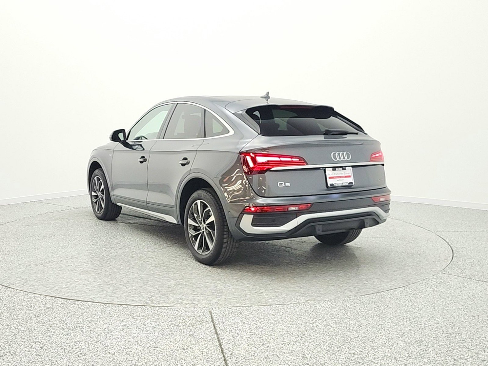 Used 2023 Audi Q5 2.0T Prestige w/ Prestige Package image 7