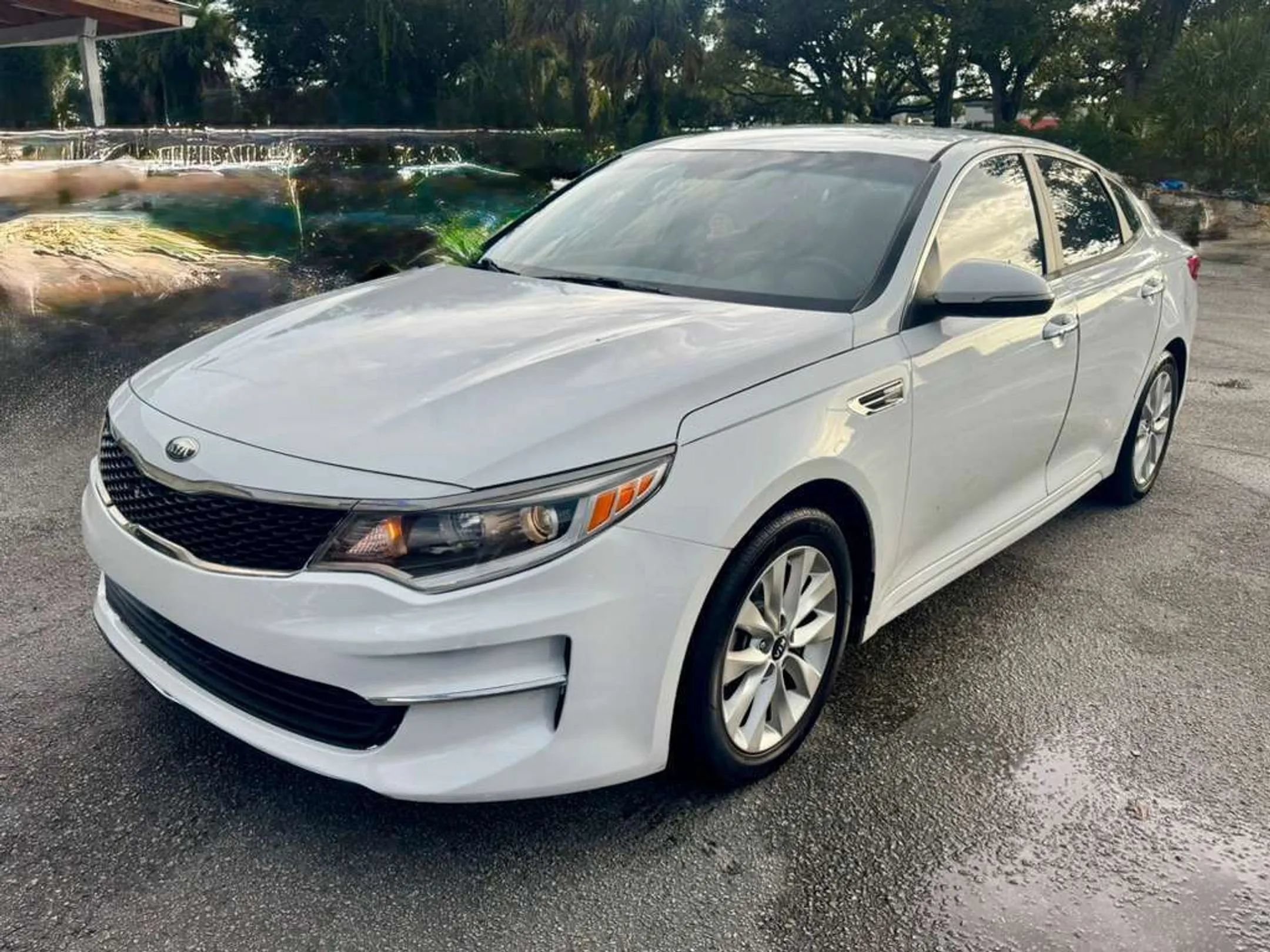 Used 2018 Kia Optima LX w/ 17" Alloy Wheels Package FWD image 18