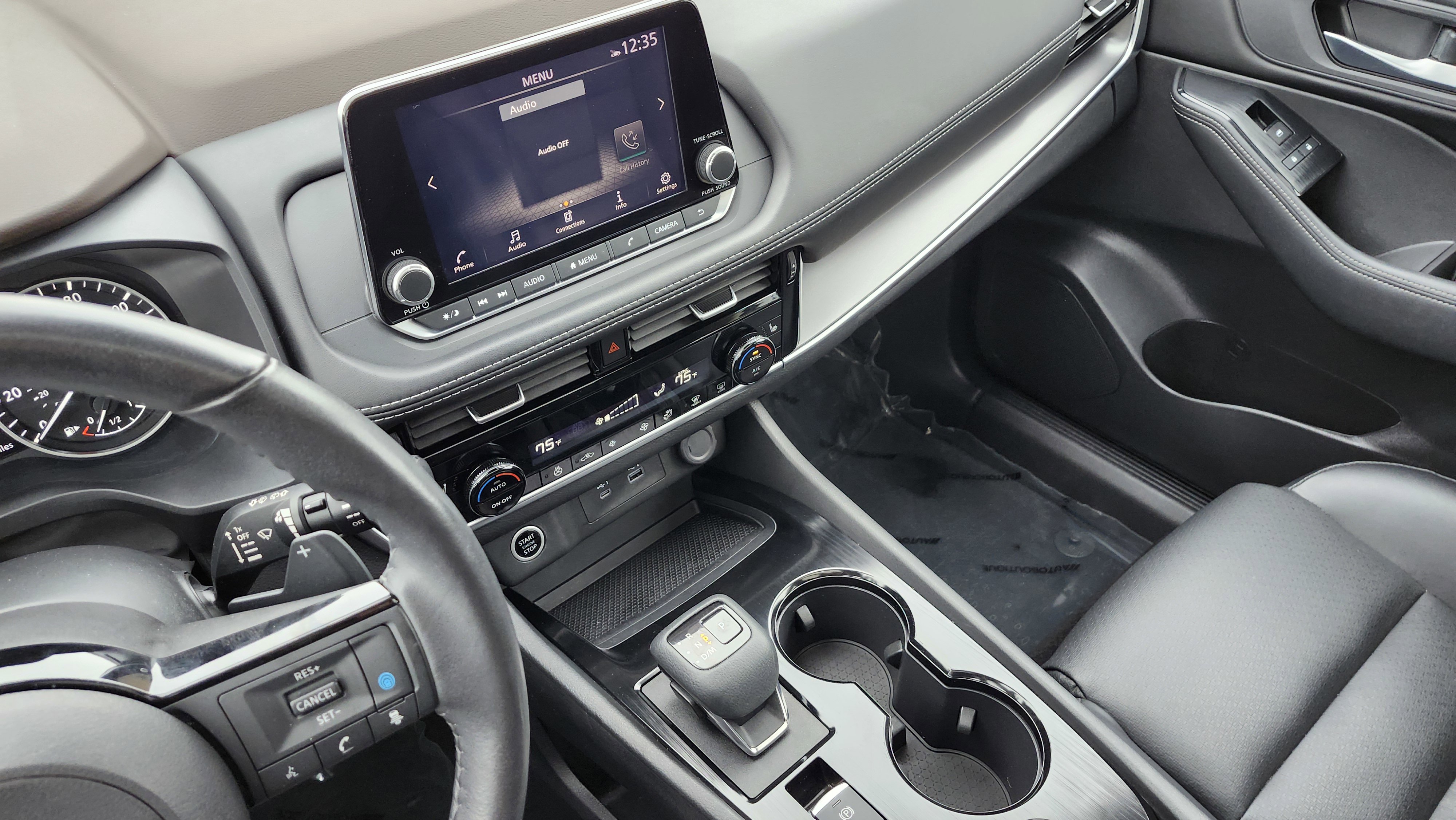 Used 2023 Nissan Rogue SV w/ SV Premium Package image 30