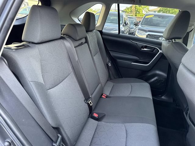 Used 2022 Toyota RAV4 XLE AWD/4WD image 11