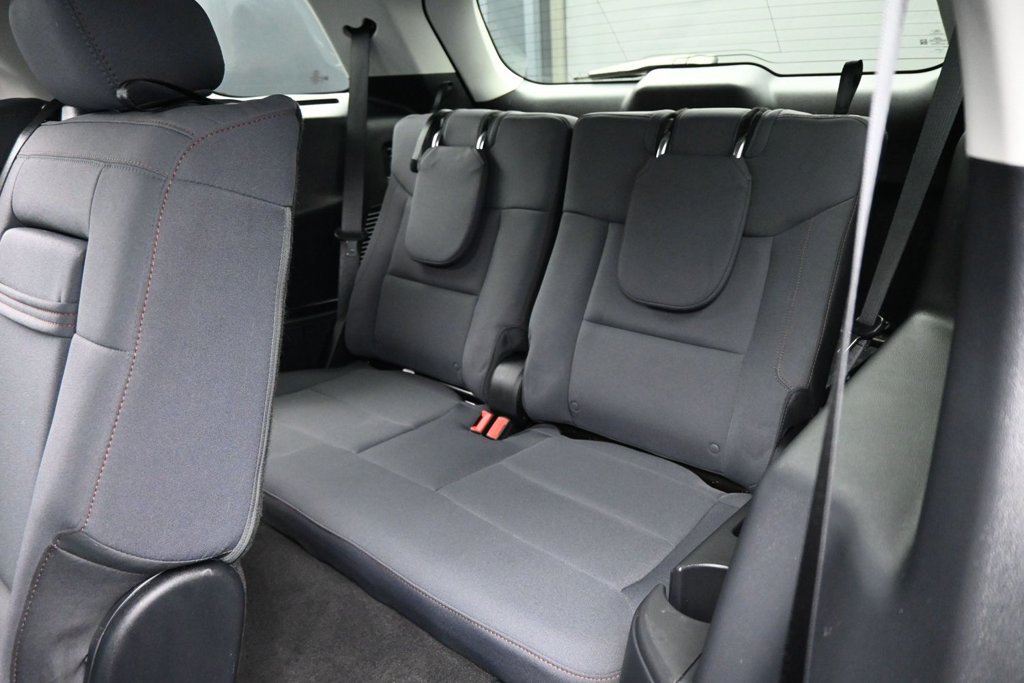Used 2025 Ford Explorer Active AWD/4WD image 22
