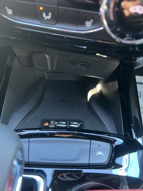 New 2026 Chevrolet Trax RS w/ Sunroof Package image 33