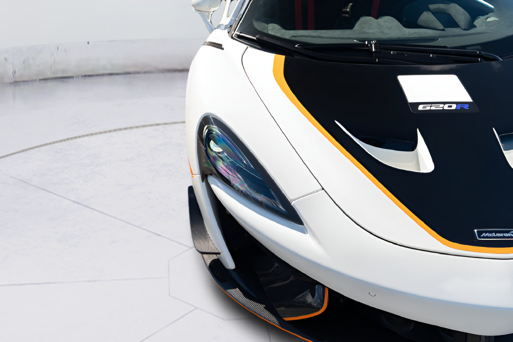 Used 2020 McLaren 620R RWD image 16