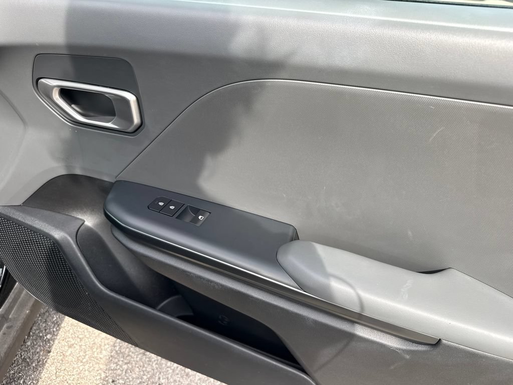 Used 2025 Kia K4 FWD image 39