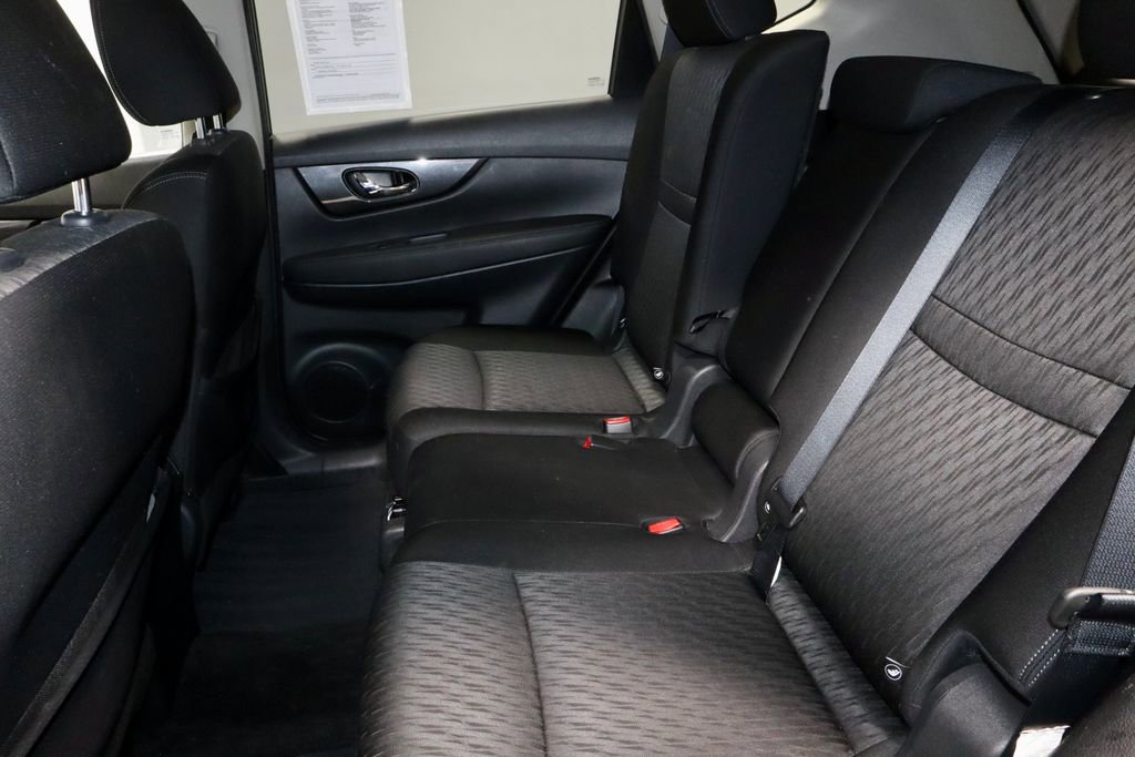 Used 2017 Nissan Rogue S w/ S Appearance Package FWD image 22