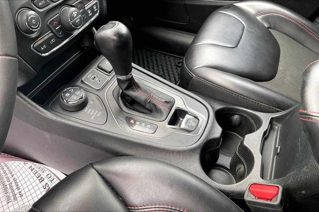 Used 2021 Jeep Cherokee Trailhawk AWD/4WD image 21