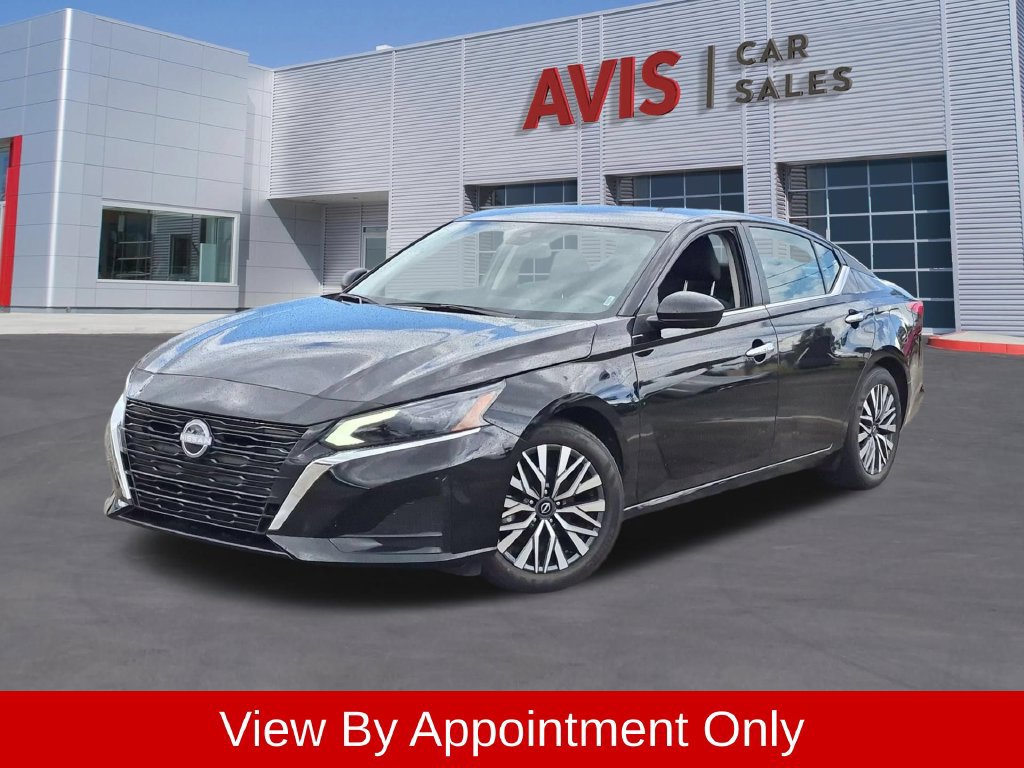 Used 2025 Nissan Altima 2.5 SV FWD image 1