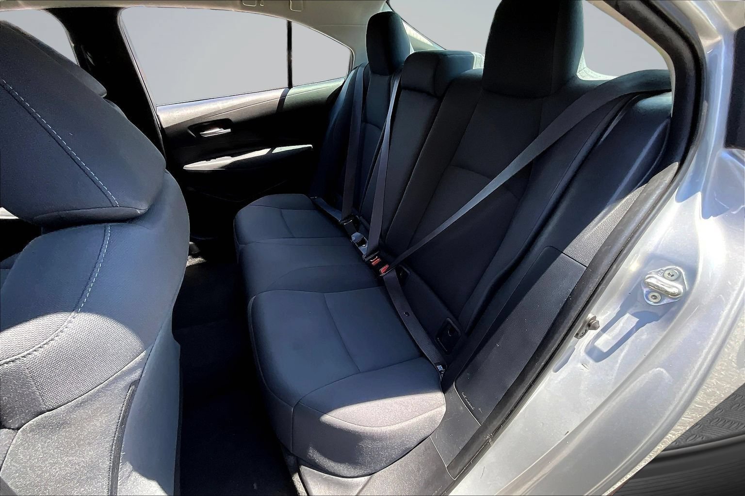 Used 2021 Toyota Corolla LE FWD image 17