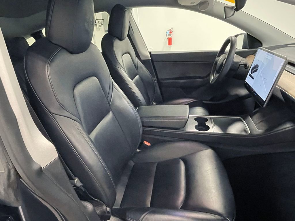 Used 2021 Tesla Model Y Long Range image 24