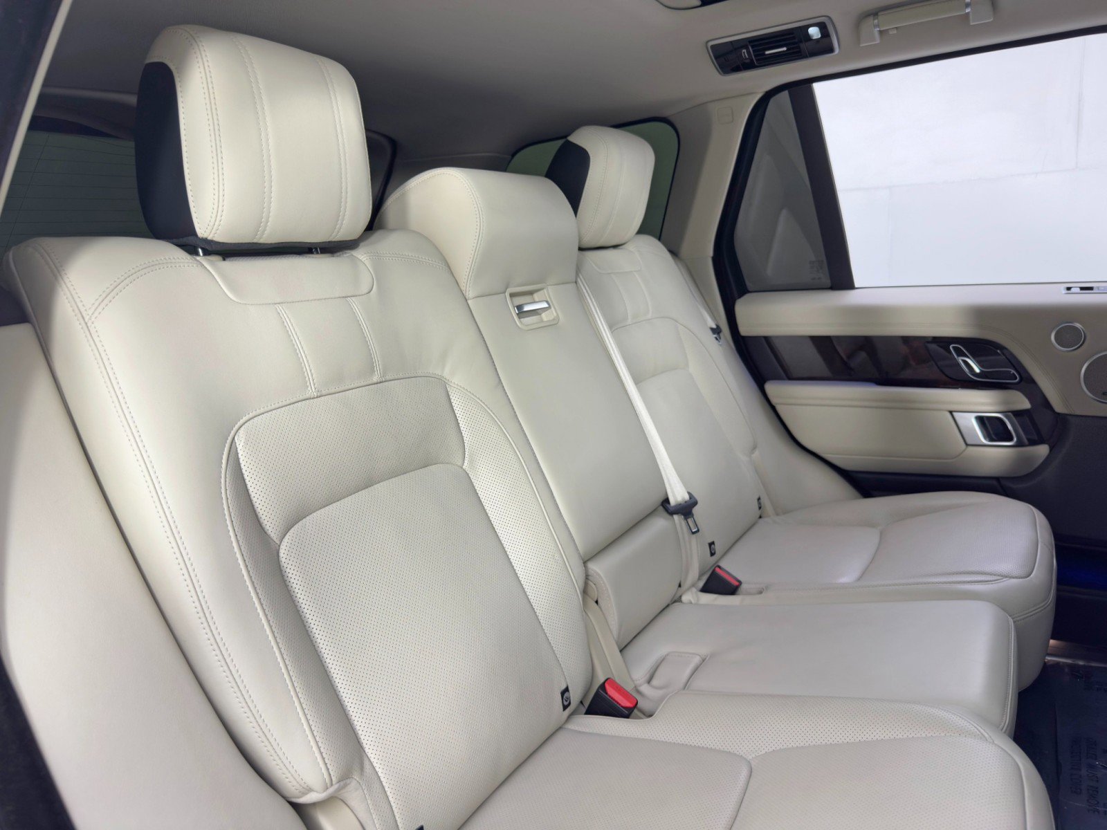 Used 2021 Land Rover Range Rover P525 Westminster Edition image 46