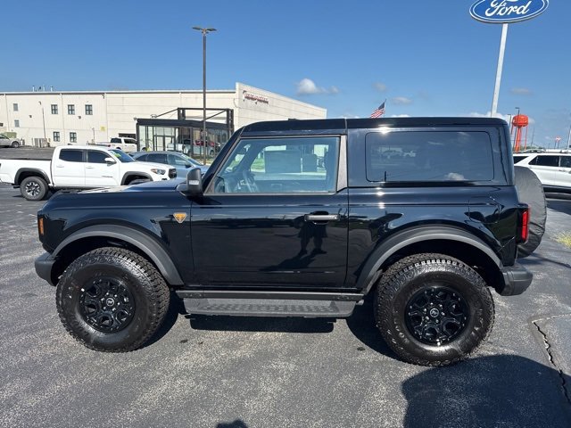 New 2025 Ford Bronco Badlands image 2