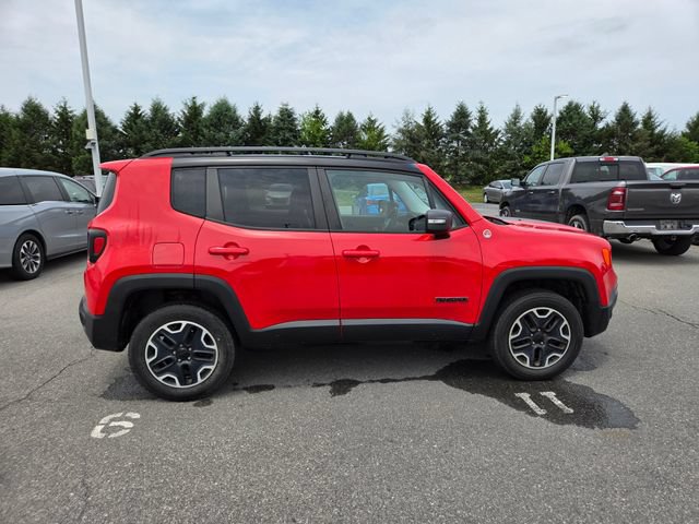 Used 2017 Jeep Renegade Trailhawk w/ Premium Trailhawk Package AWD/4WD image 19
