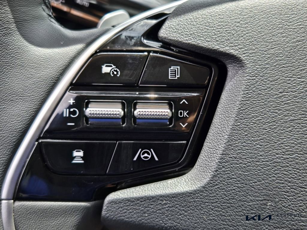 Used 2024 Kia Niro EX image 29