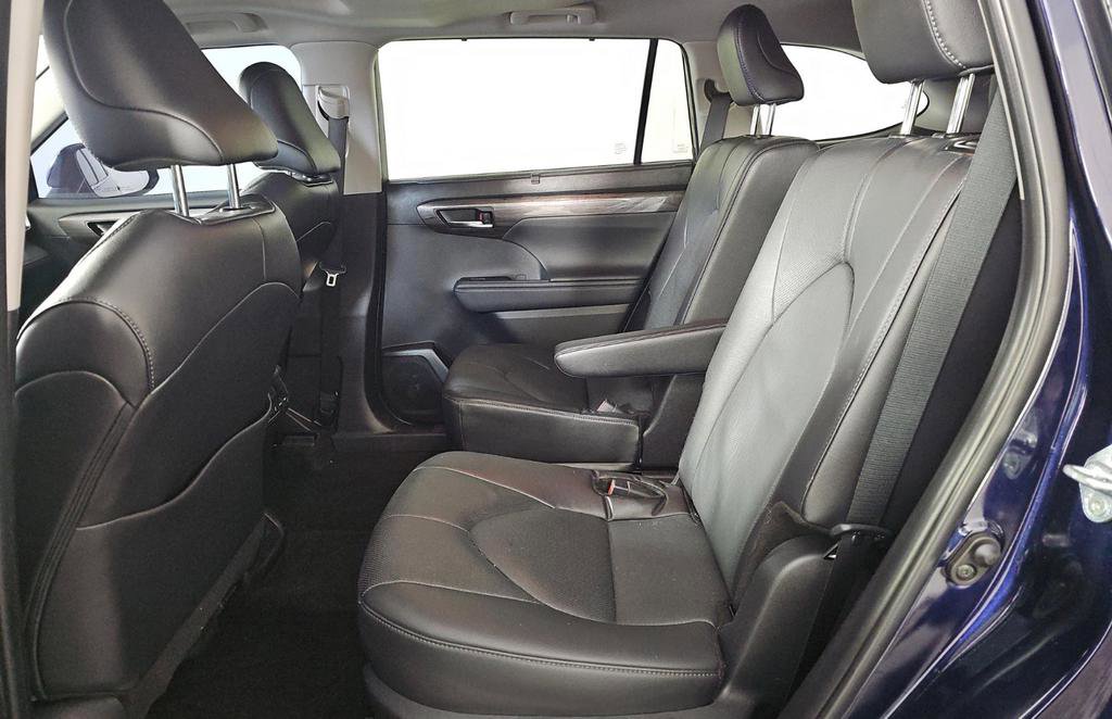 Used 2024 Toyota Highlander Limited AWD/4WD image 13