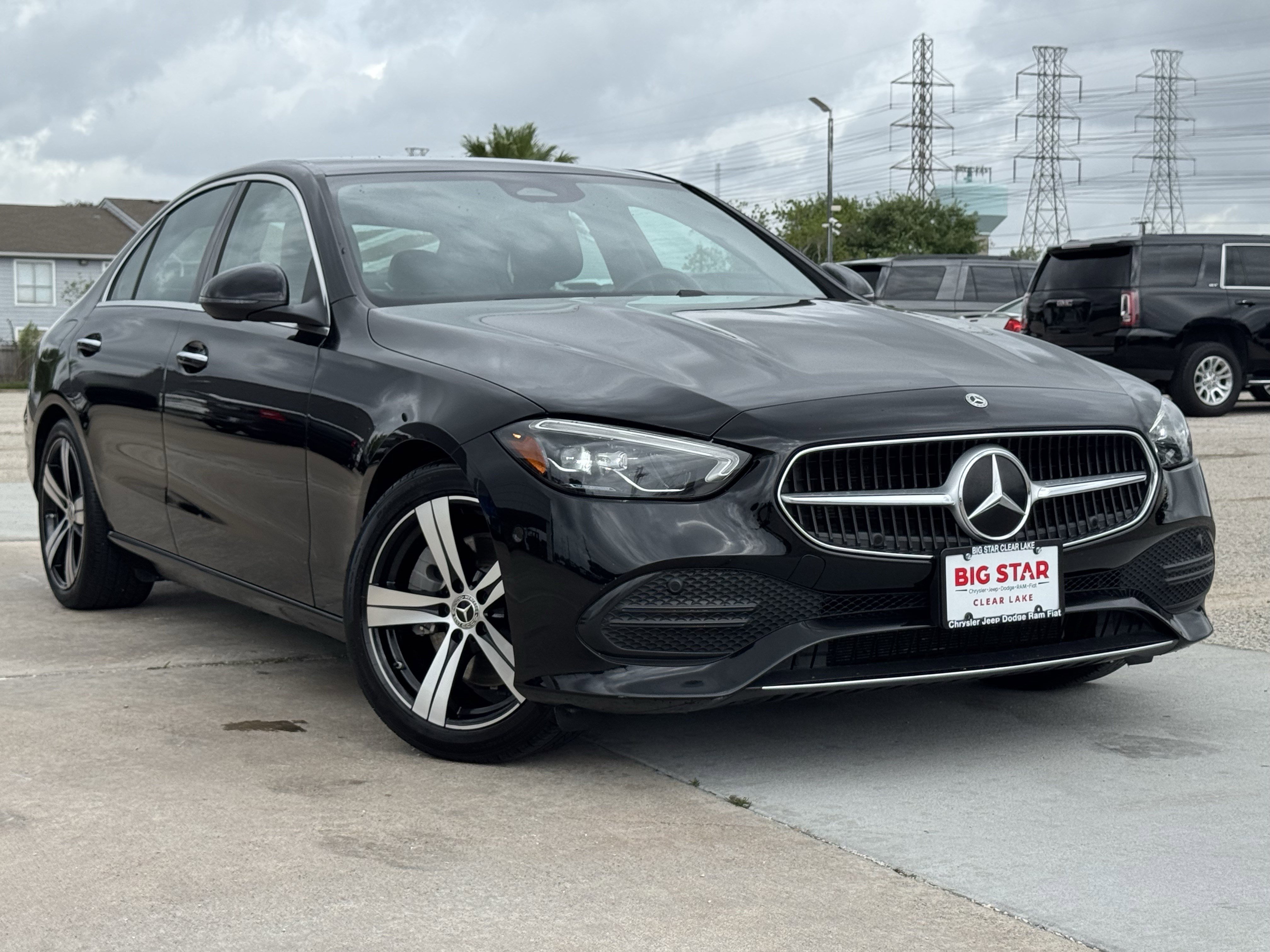 Used 2025 Mercedes-Benz C 300 4MATIC Sedan image 2