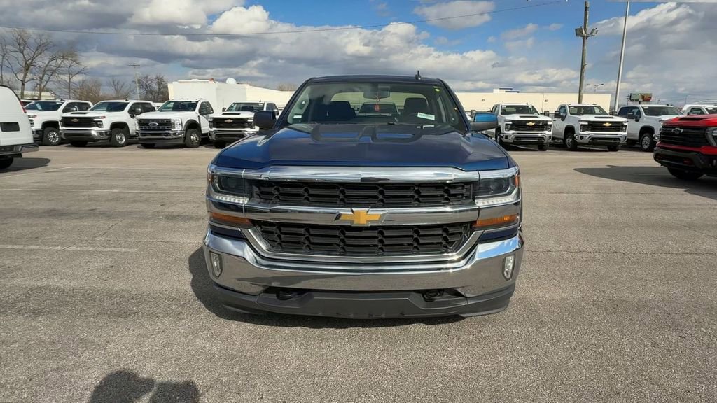Used 2019 Chevrolet Silverado 1500 LT w/ All Star Edition image 3